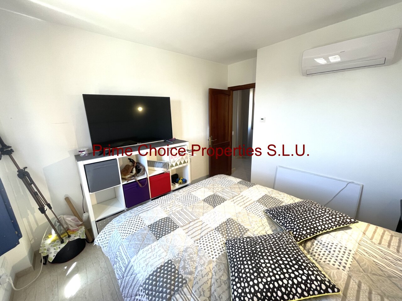 Schlafzimmer 2 mit Wand-Infrarot-Heizung und Klimaanlage